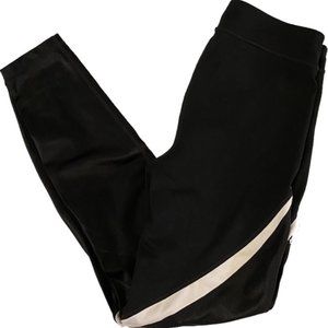 GapFit Blackout Technology active wear